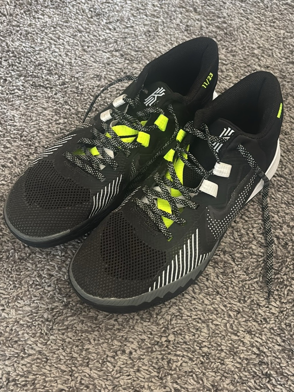 Nike Kyrie Flytrap Men’s Basketball Shoes
